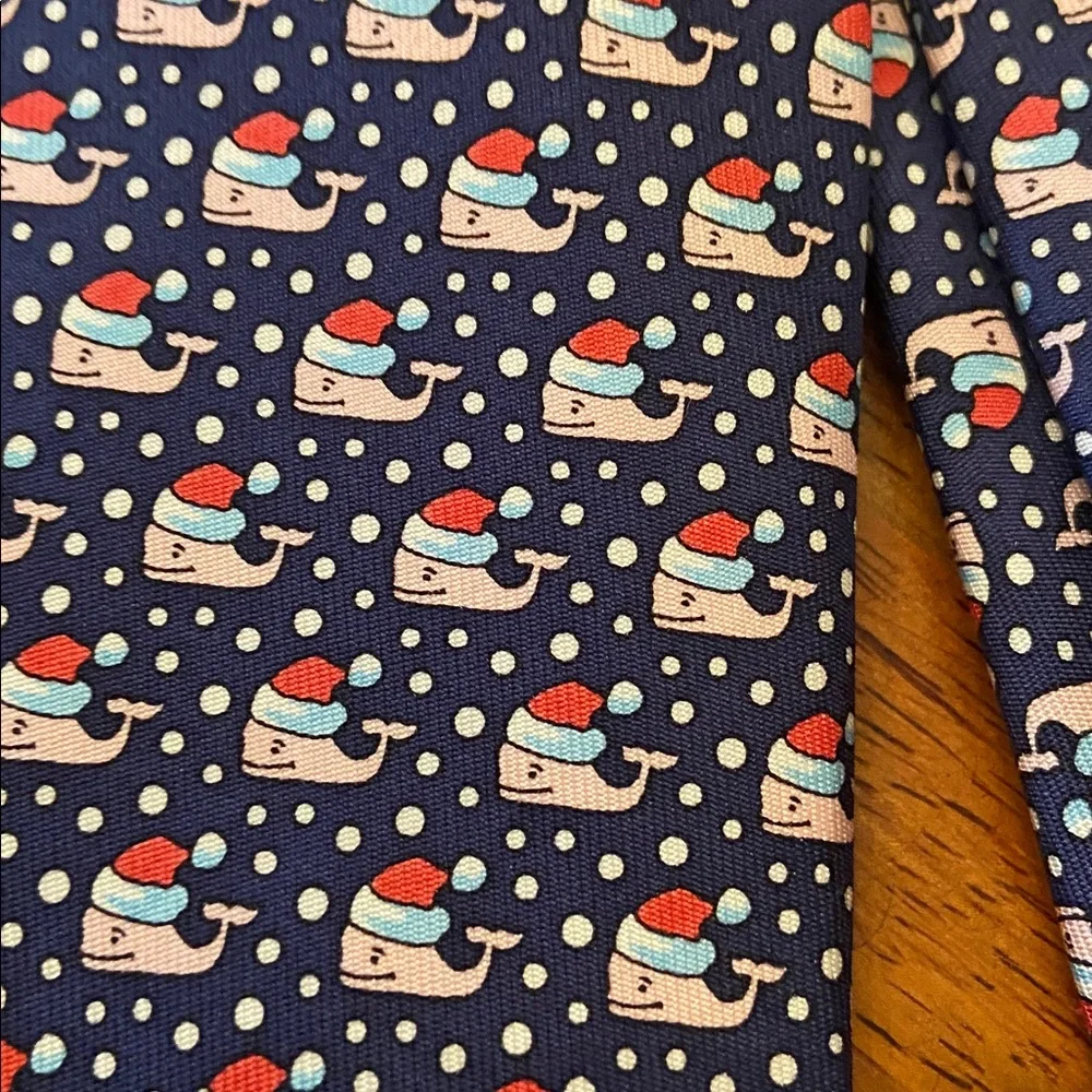 Vineyard Vines Santa Whale Navy and Red Patterned Tie
